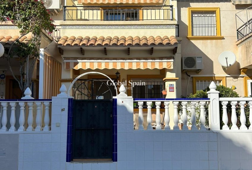 Revente - MAISON -
ORIHUELA COSTA - Punta Prima