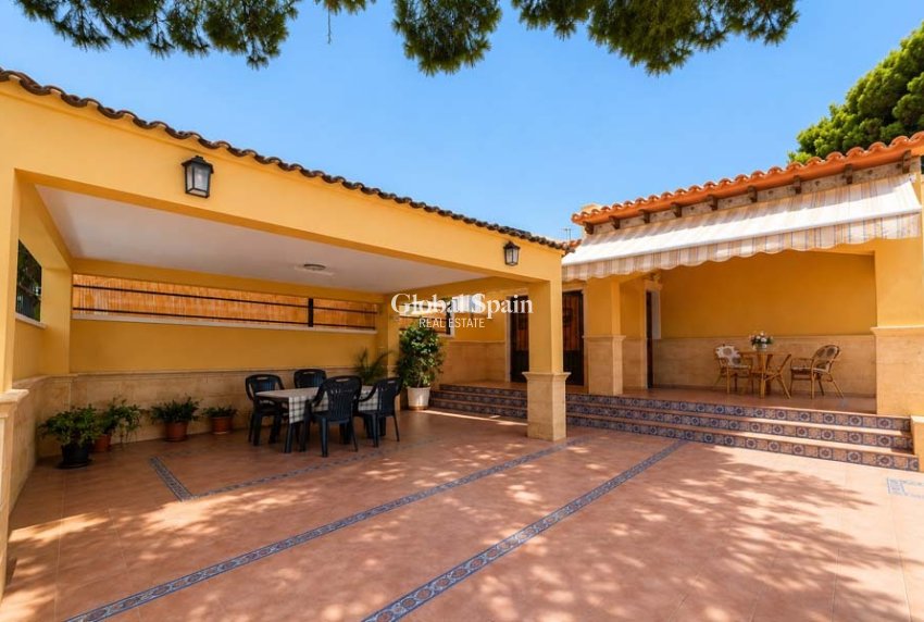 Revente - MAISON -
ORIHUELA COSTA - Punta Prima