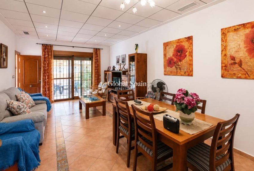 Revente - MAISON -
ORIHUELA COSTA - Punta Prima