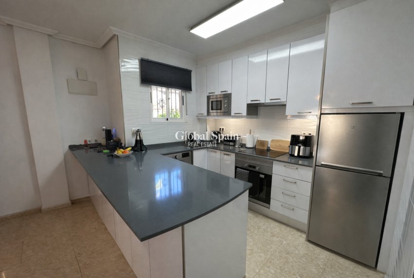 Revente - MAISON -
ORIHUELA COSTA - Villa's San Jose IV