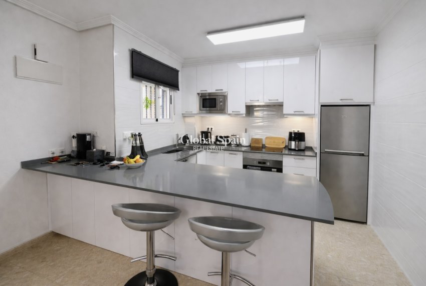 Revente - MAISON -
ORIHUELA COSTA - Villa's San Jose IV