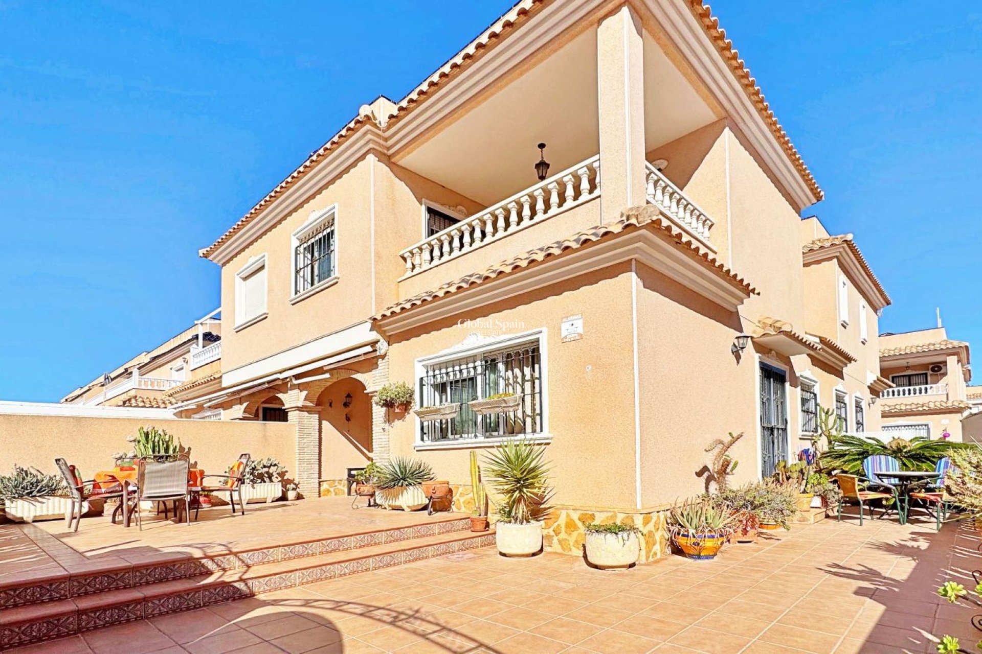 Revente - Maison -
ORIHUELA COSTA - VILLAMARTÍN