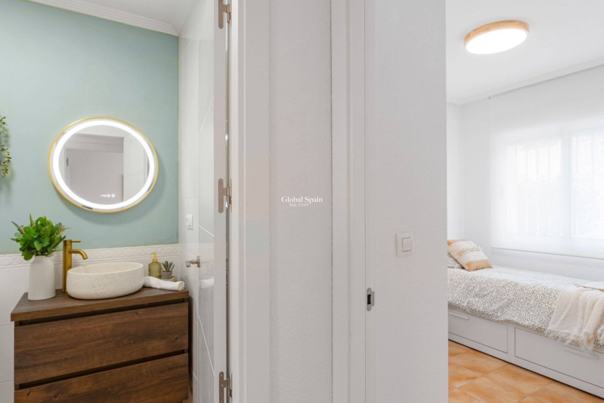 Revente - Maison -
ORIHUELA COSTA - VILLAMARTÍN