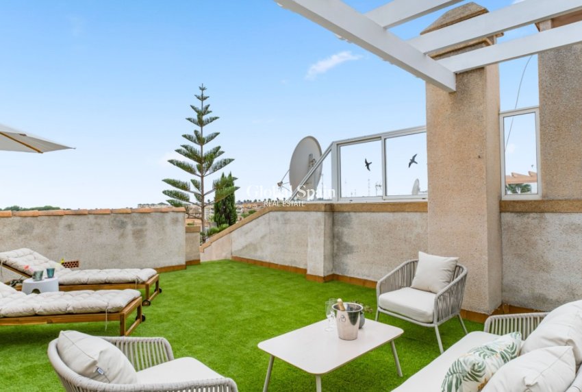 Revente - Maison -
ORIHUELA COSTA - VILLAMARTÍN