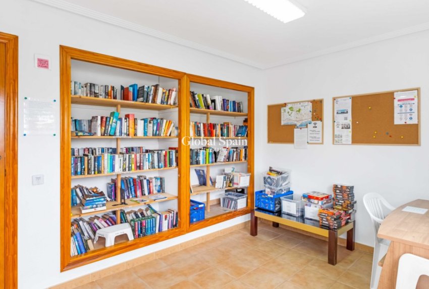 Revente - Maison -
ORIHUELA COSTA - VILLAMARTÍN