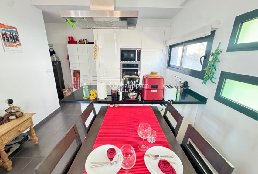 Revente - Maison -
ORIHUELA COSTA - VILLAMARTÍN