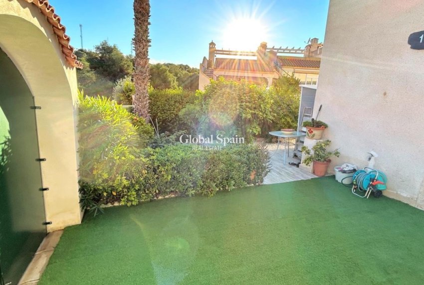 Revente - MAISON -
ORIHUELA COSTA - VILLAMARTÍN