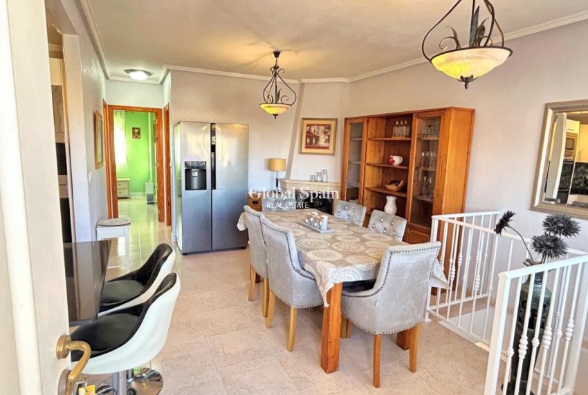 Revente - MAISON -
ORIHUELA COSTA - VILLAMARTÍN