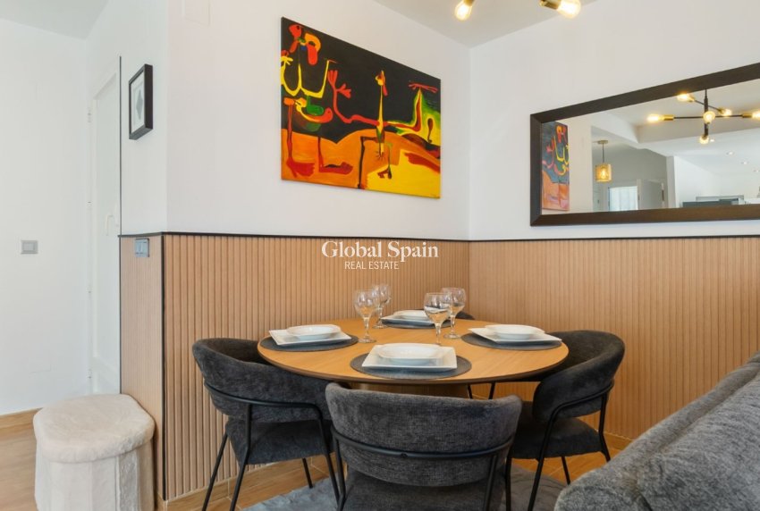 Revente - MAISON -
ORIHUELA COSTA - VILLAMARTÍN