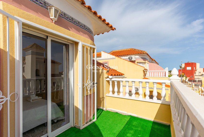 Revente - MAISON -
ORIHUELA COSTA - VILLAMARTÍN