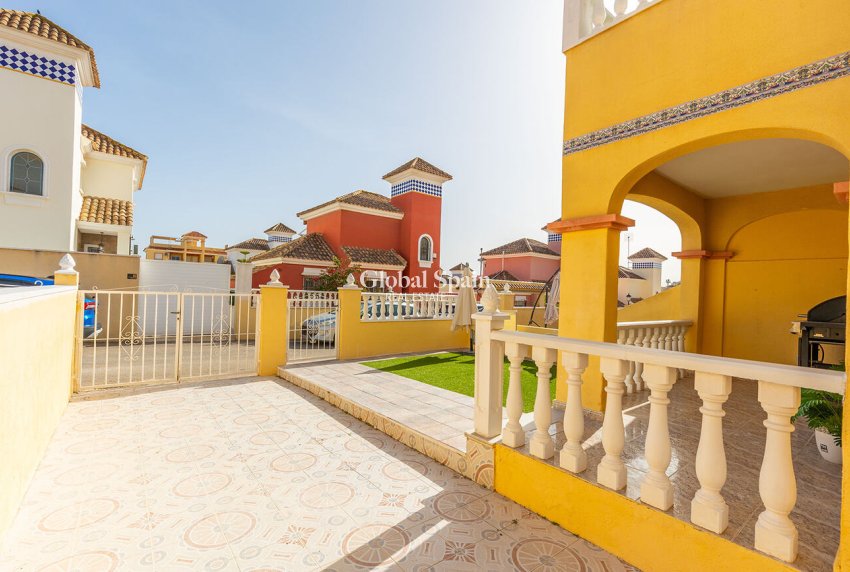 Revente - MAISON -
ORIHUELA COSTA - VILLAMARTÍN