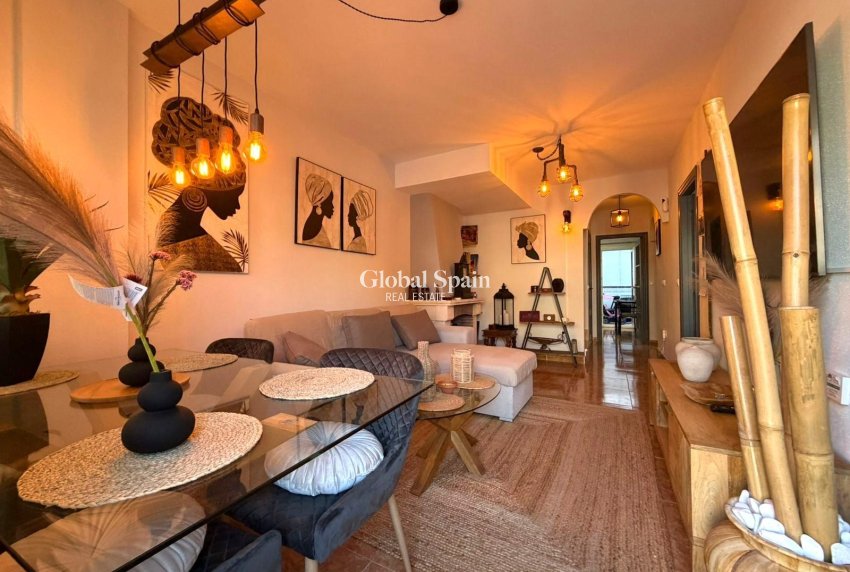 Revente - MAISON -
ORIHUELA COSTA - VILLAMARTÍN