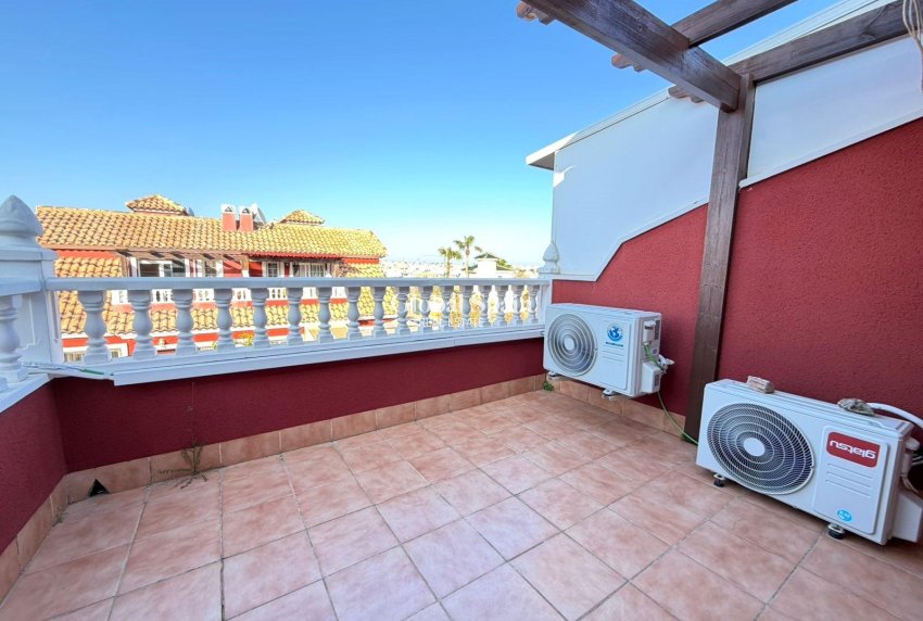 Revente - MAISON -
ORIHUELA COSTA - VILLAMARTÍN