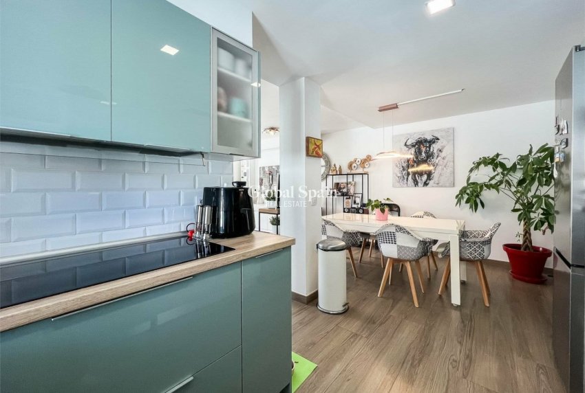 Revente - MAISON -
ORIHUELA COSTA - VILLAMARTÍN