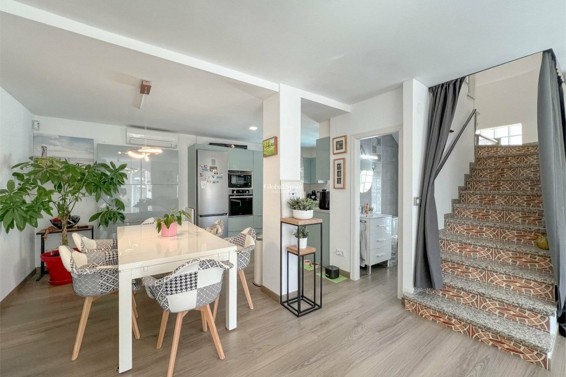 Revente - MAISON -
ORIHUELA COSTA - VILLAMARTÍN