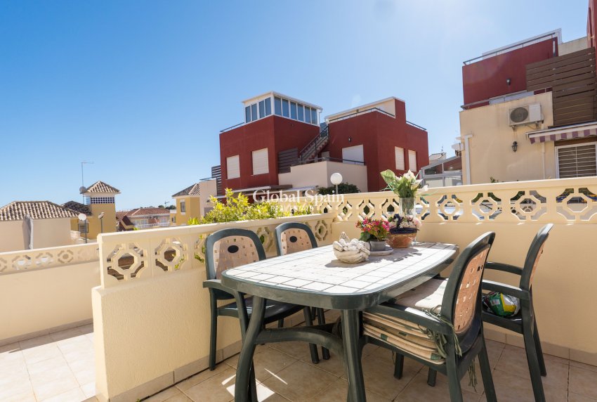 Revente - MAISON -
ORIHUELA COSTA - VILLAMARTÍN