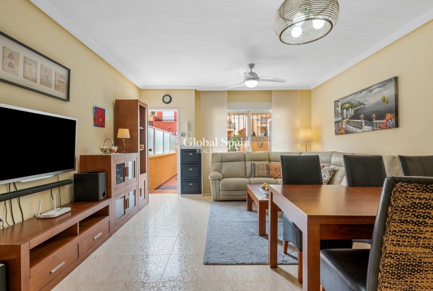 Revente - MAISON -
ORIHUELA COSTA - VILLAMARTÍN