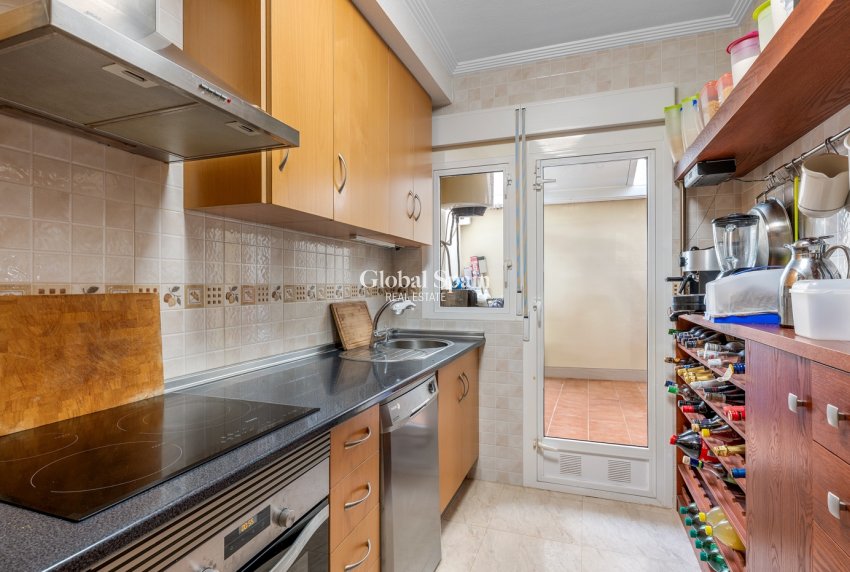 Revente - MAISON -
ORIHUELA COSTA - VILLAMARTÍN