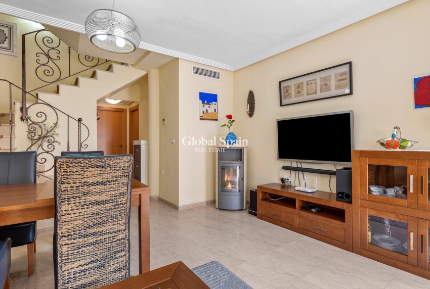 Revente - MAISON -
ORIHUELA COSTA - VILLAMARTÍN