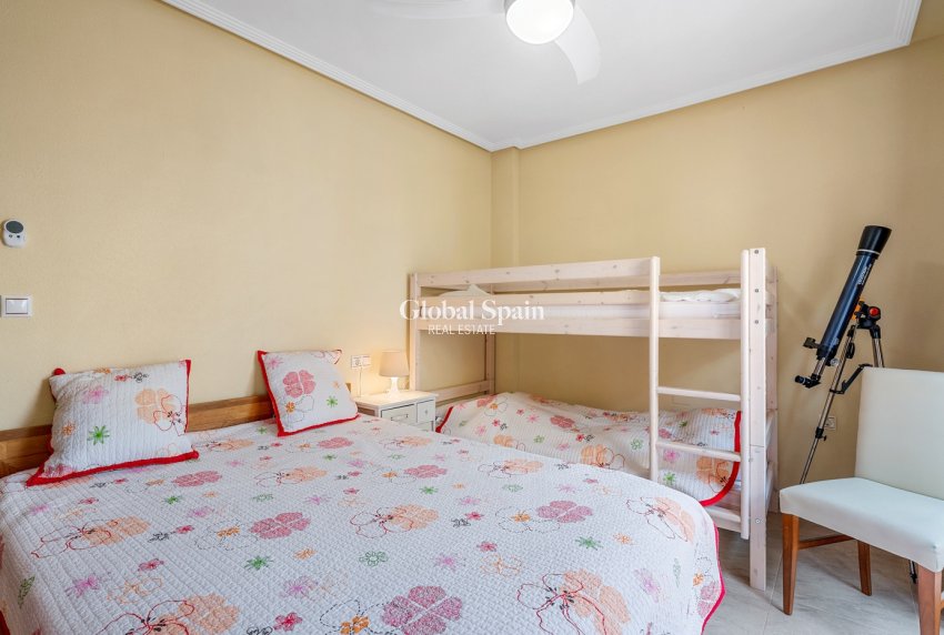 Revente - MAISON -
ORIHUELA COSTA - VILLAMARTÍN