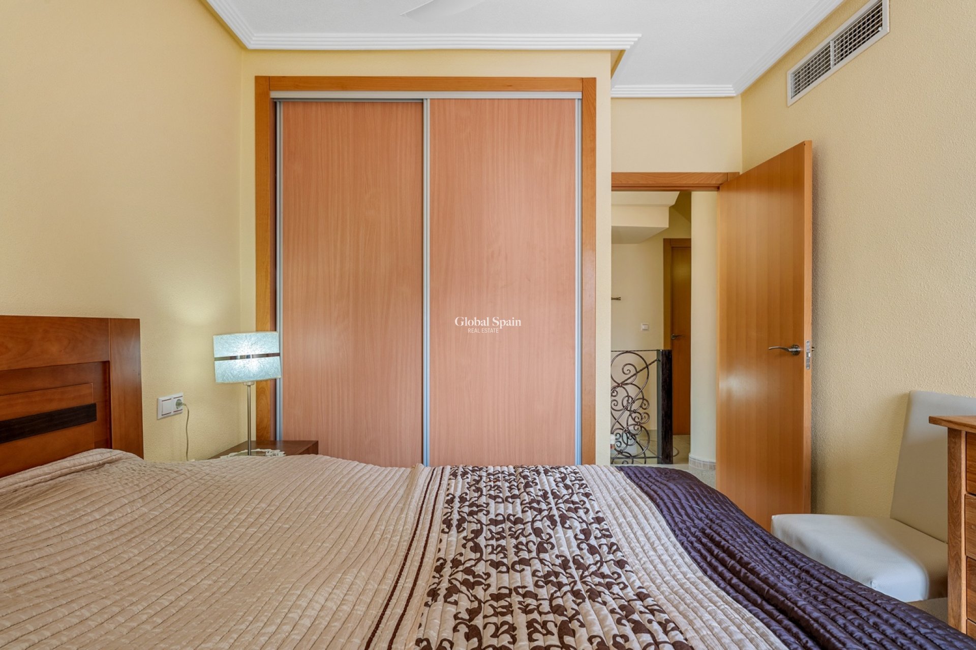 Revente - MAISON -
ORIHUELA COSTA - VILLAMARTÍN