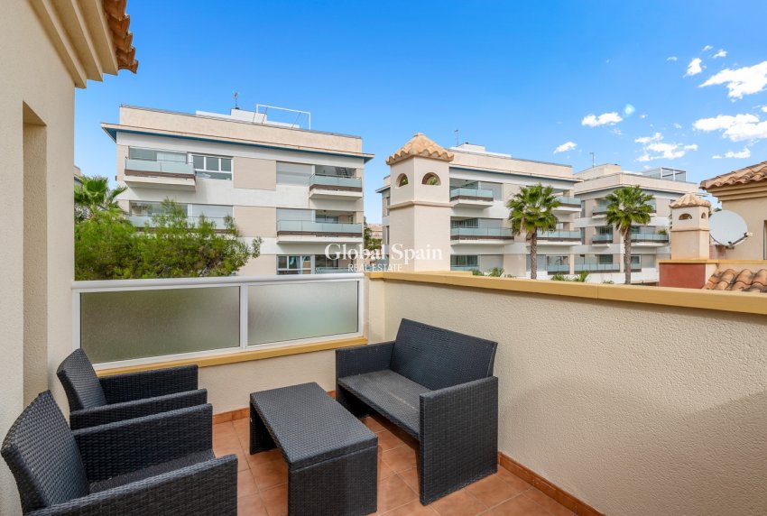 Revente - MAISON -
ORIHUELA COSTA - VILLAMARTÍN