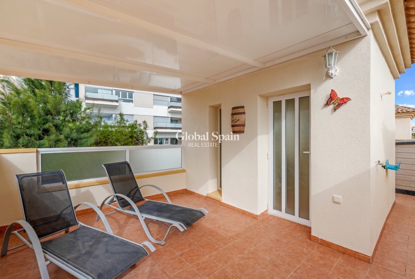 Revente - MAISON -
ORIHUELA COSTA - VILLAMARTÍN
