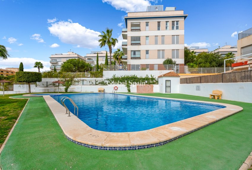 Revente - MAISON -
ORIHUELA COSTA - VILLAMARTÍN