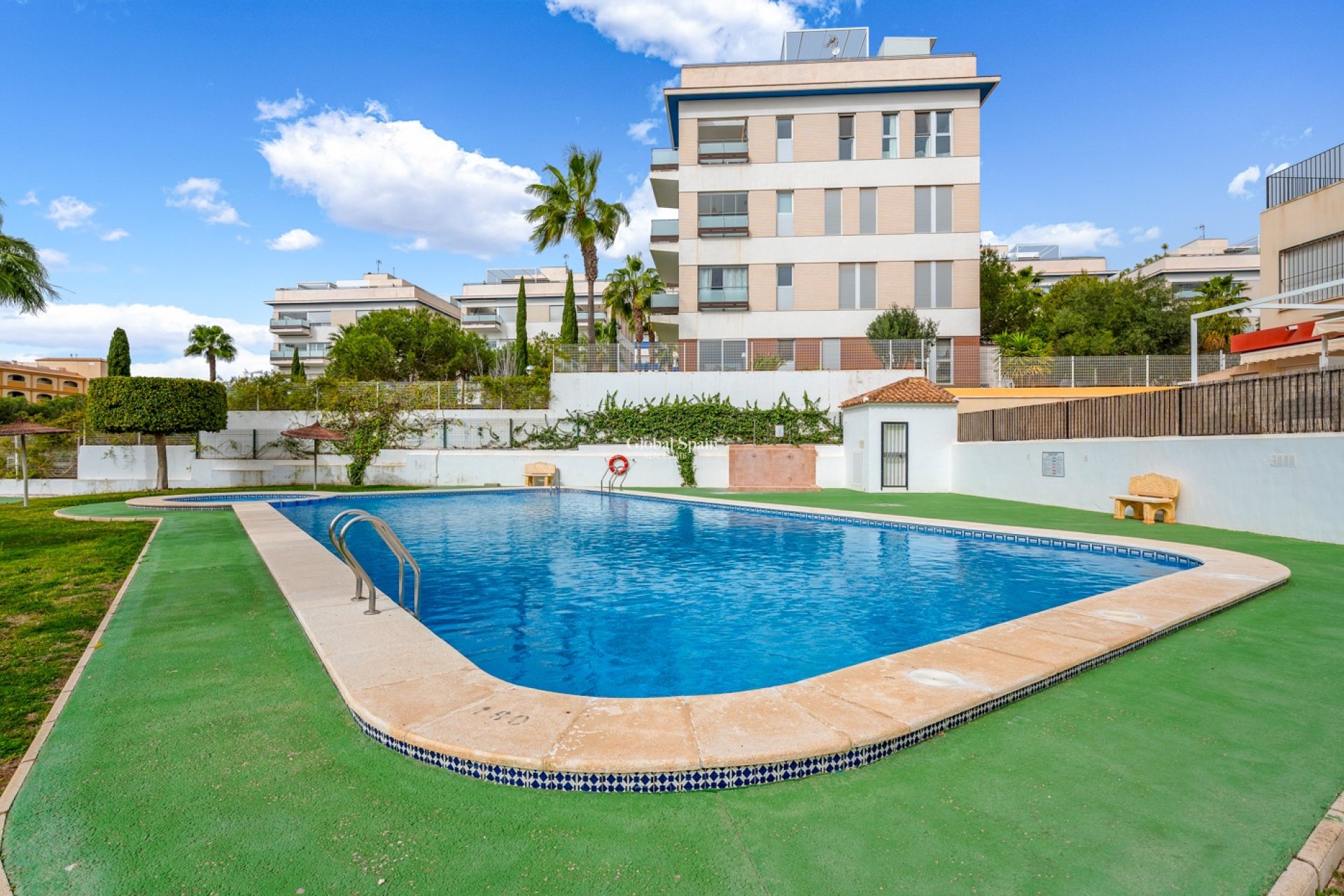 Revente - MAISON -
ORIHUELA COSTA - VILLAMARTÍN