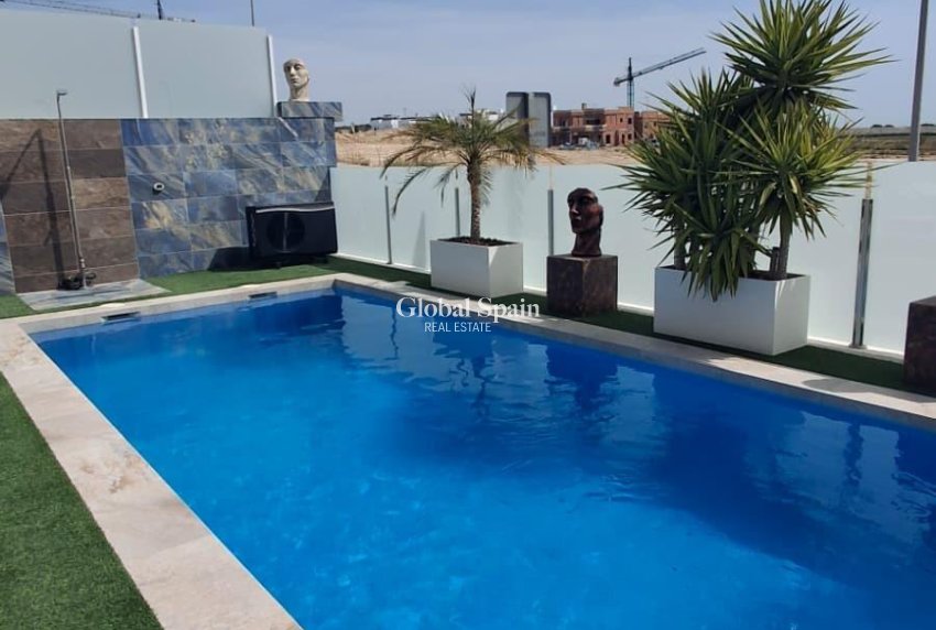Revente - MAISON -
ORIHUELA - Desamparados-hurchillo-torremendo
