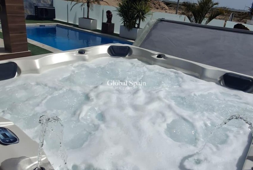 Revente - MAISON -
ORIHUELA - Desamparados-hurchillo-torremendo