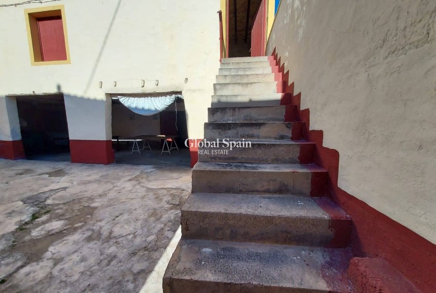 Revente - MAISON -
ORIHUELA - Desamparados