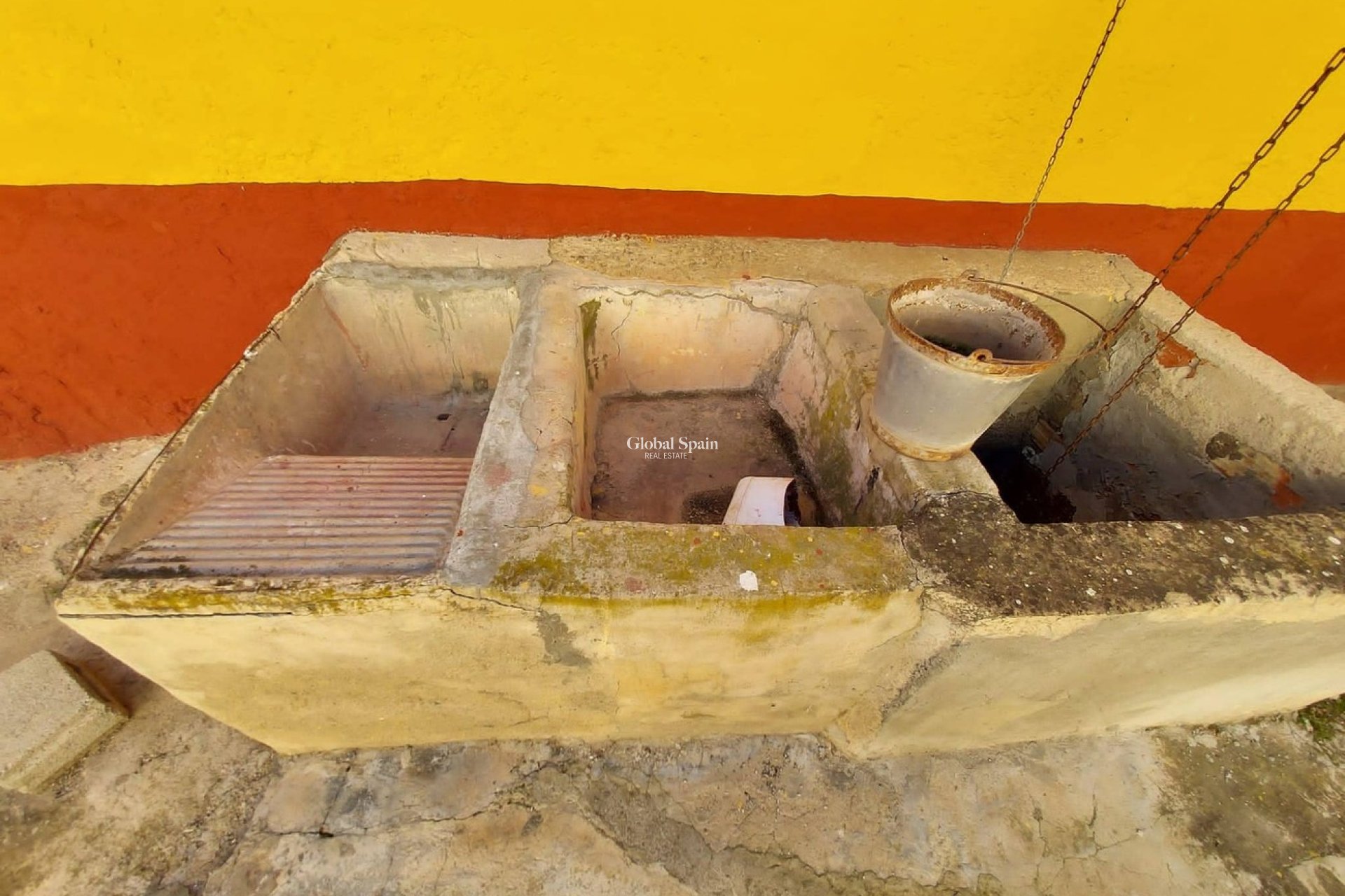 Revente - MAISON -
ORIHUELA - Desamparados