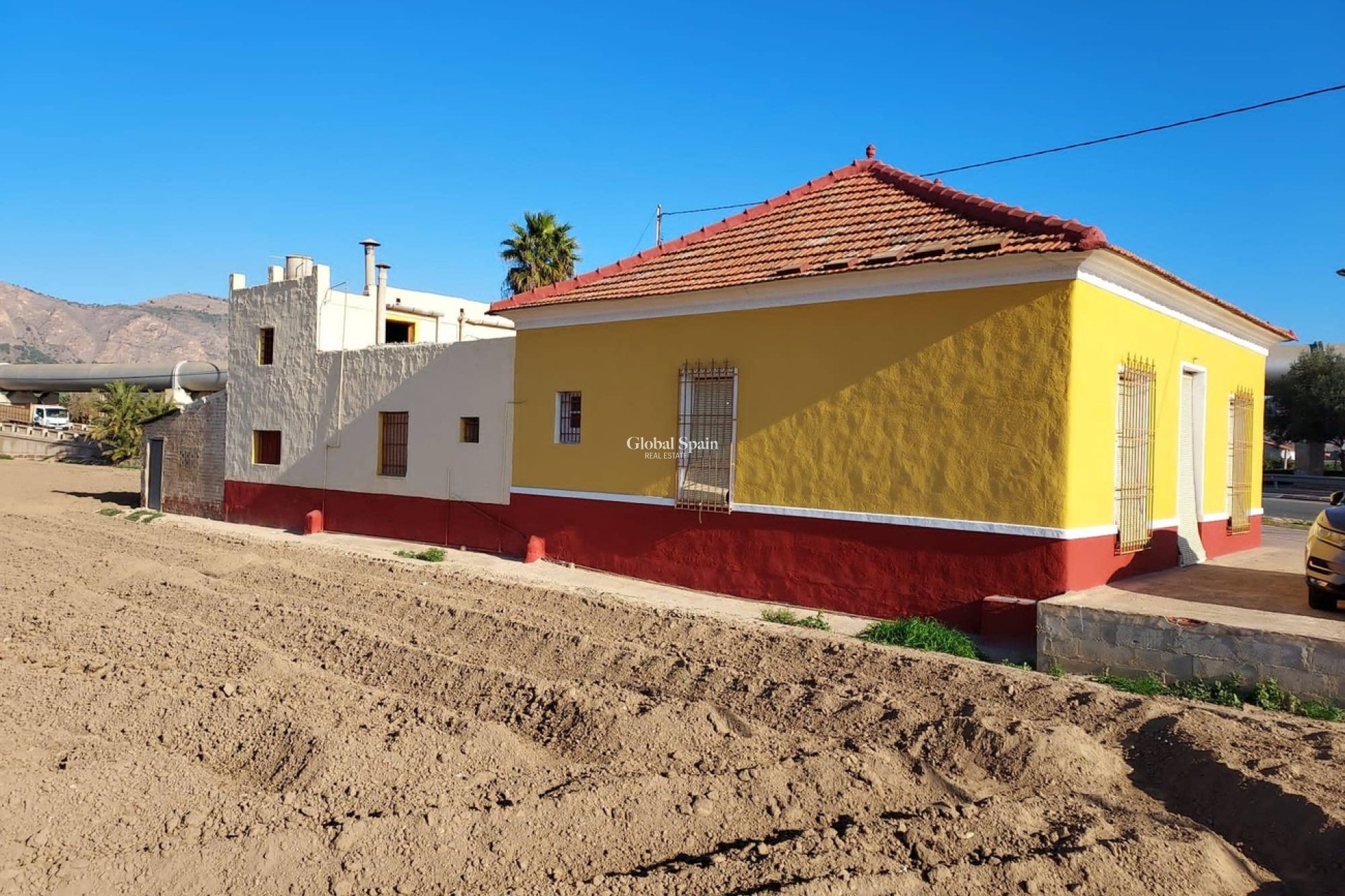 Revente - MAISON -
ORIHUELA - Desamparados