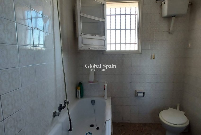 Revente - MAISON -
ORIHUELA - Desamparados