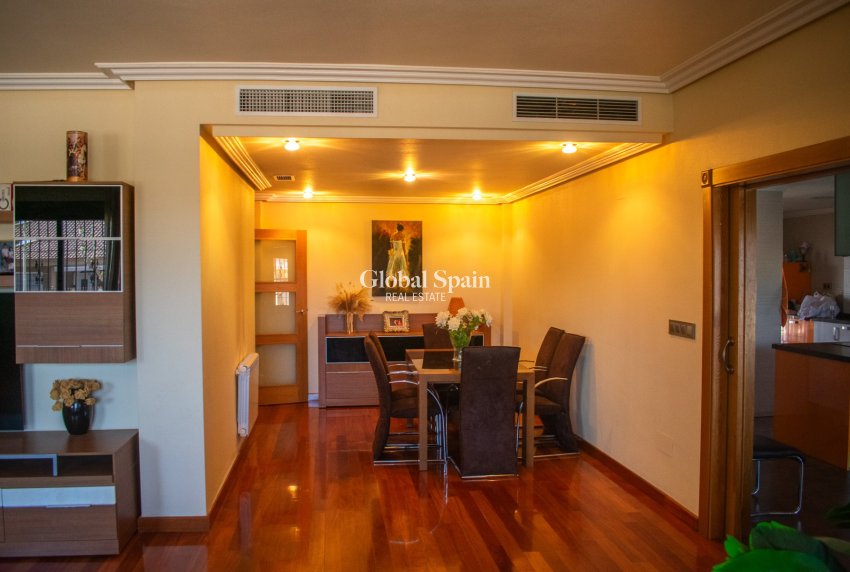 Revente - MAISON -
ORIHUELA - El raal