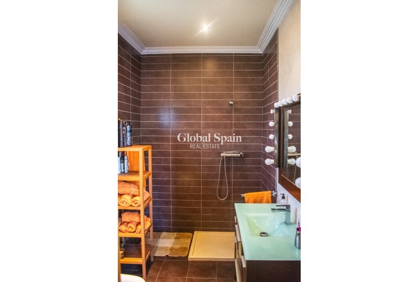 Revente - MAISON -
ORIHUELA - El raal