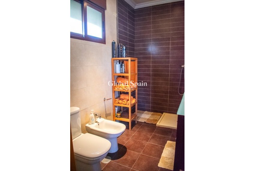 Revente - MAISON -
ORIHUELA - El raal