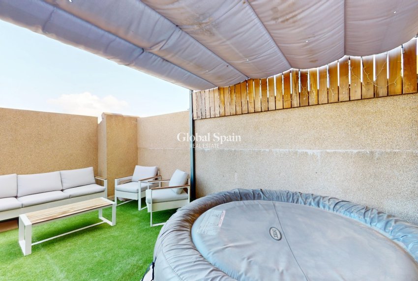 Revente - MAISON -
ORIHUELA - Inland