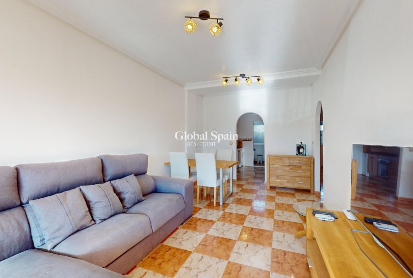 Revente - MAISON -
ORIHUELA - Inland