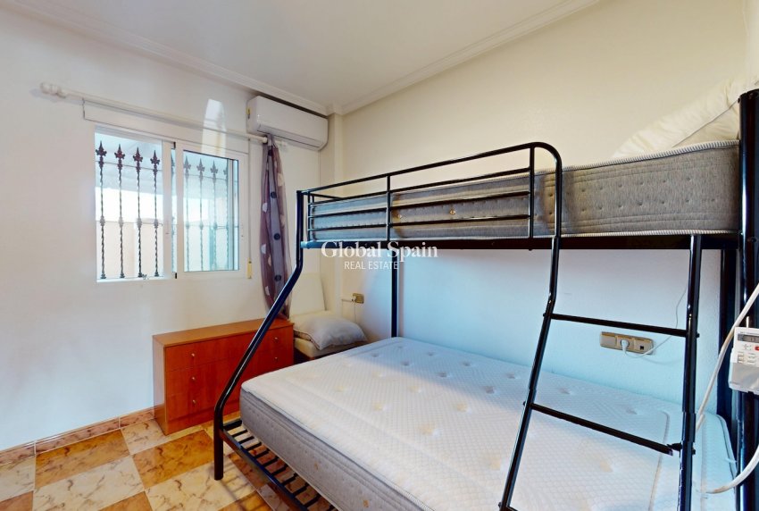 Revente - MAISON -
ORIHUELA - Inland