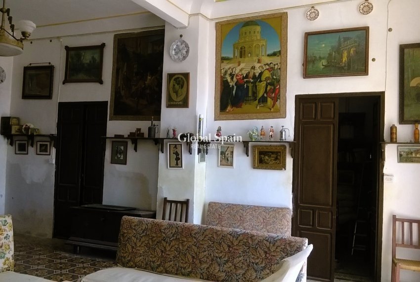 Revente - MAISON -
ORIHUELA - Inland