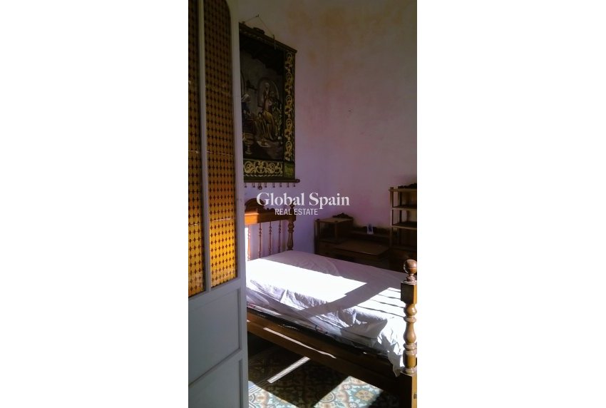 Revente - MAISON -
ORIHUELA - Inland