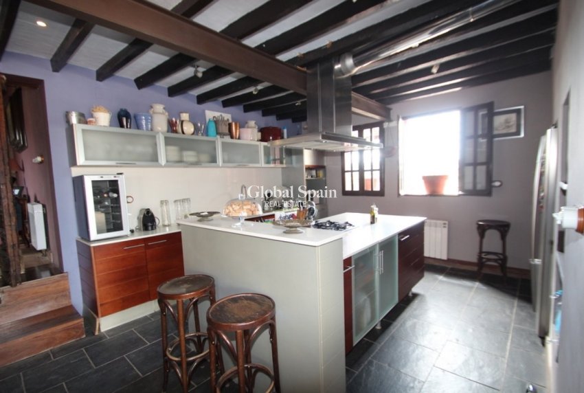 Revente - MAISON -
ORIHUELA - Inland