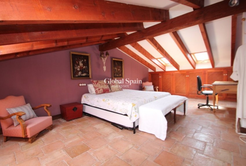 Revente - MAISON -
ORIHUELA - Inland