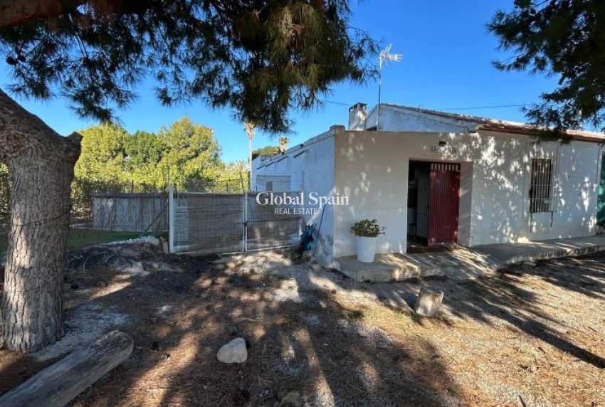 Revente - MAISON -
ORIHUELA - Inland