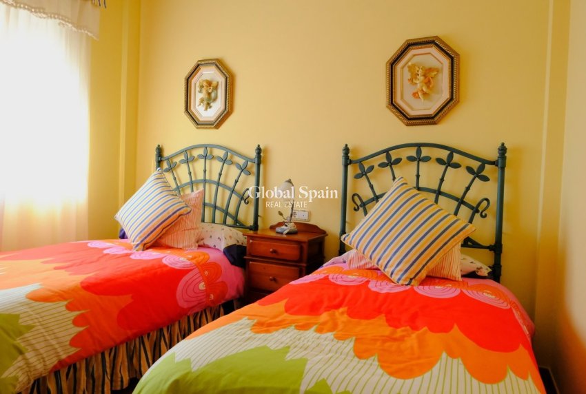 Revente - MAISON -
ORIHUELA - Inland