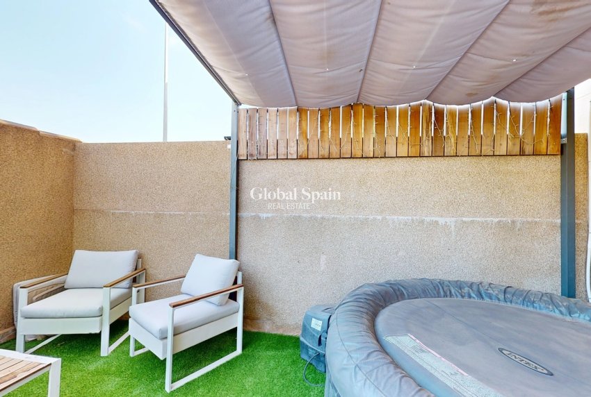 Revente - MAISON -
ORIHUELA - Inland