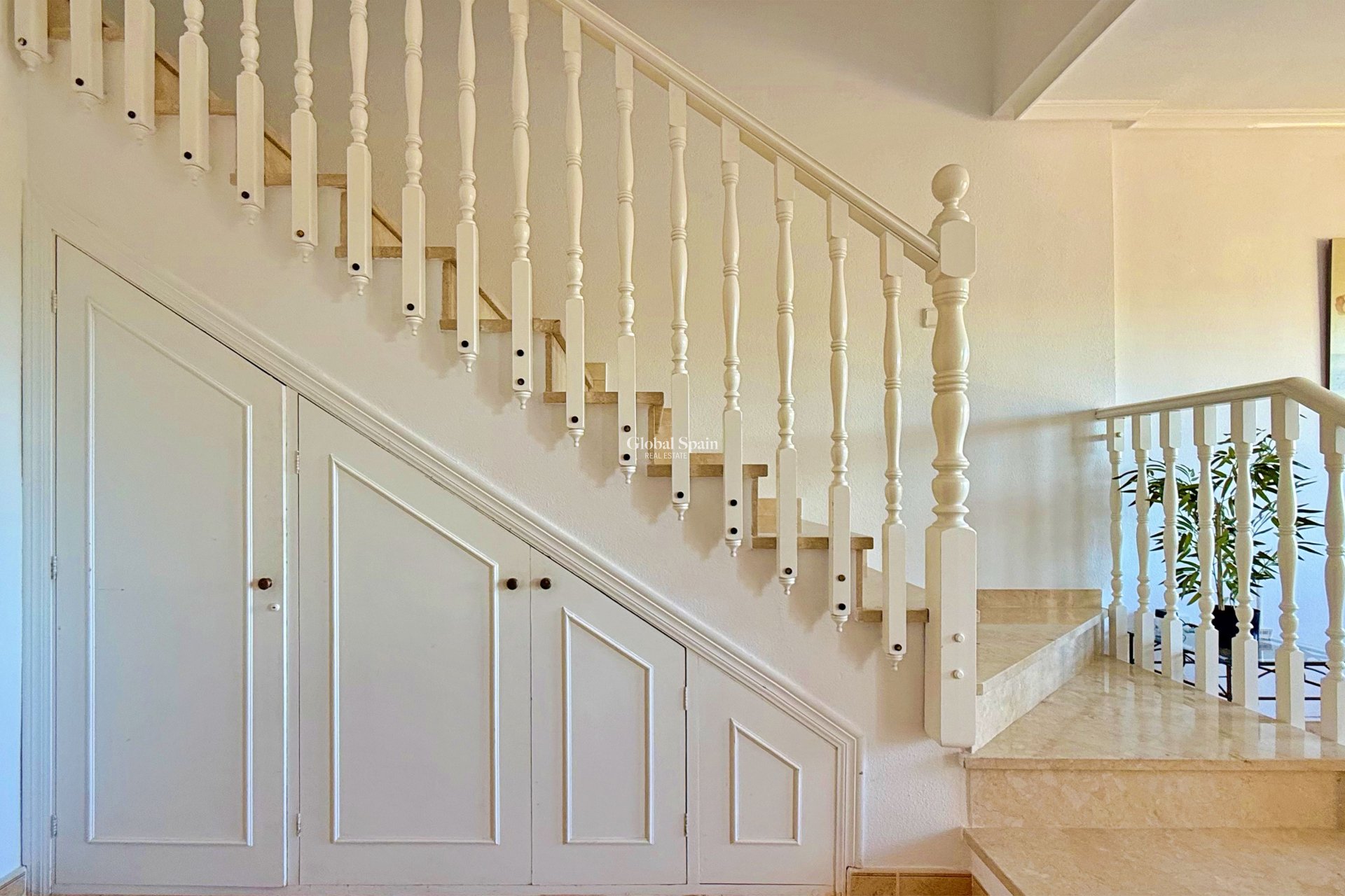 Revente - MAISON -
ORIHUELA - Inland