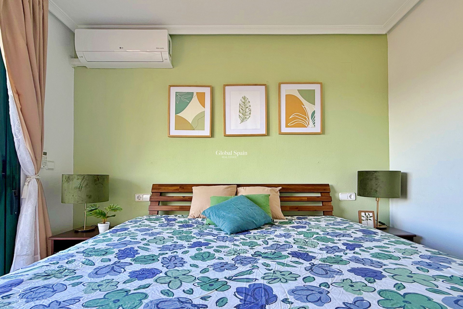 Revente - MAISON -
ORIHUELA - Inland